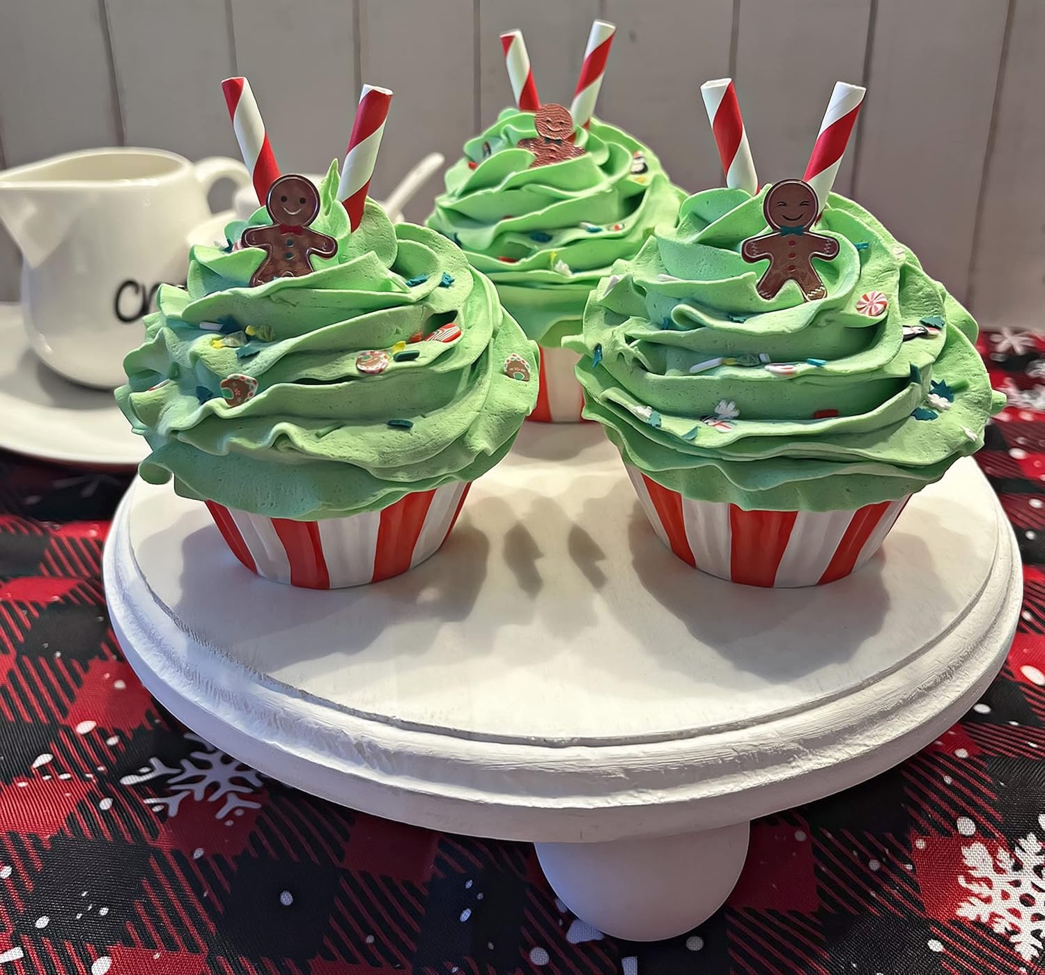 One fake cupcake unit by Dezicakes for display