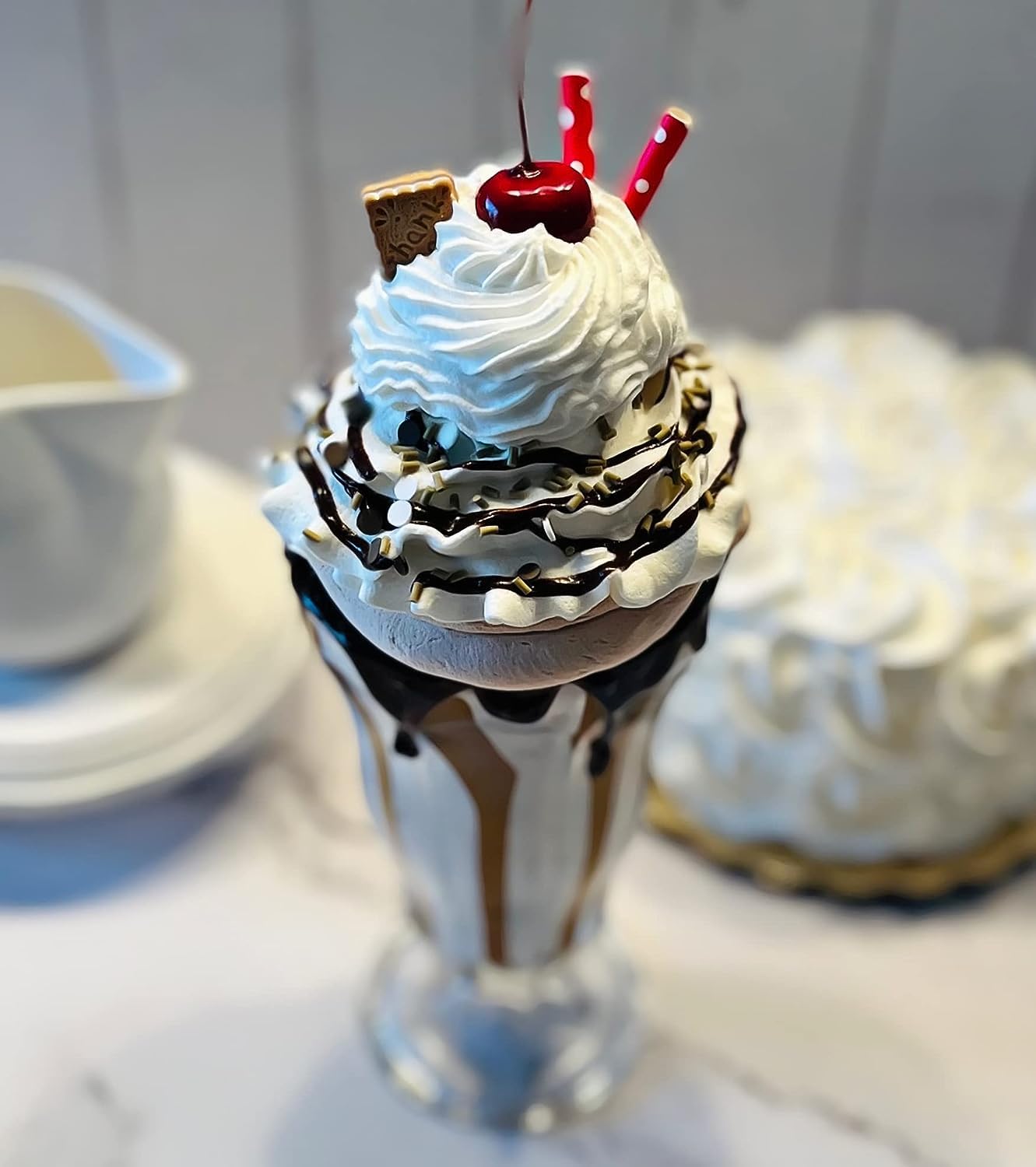 Artificial dessert decorative prop by Dezicakes