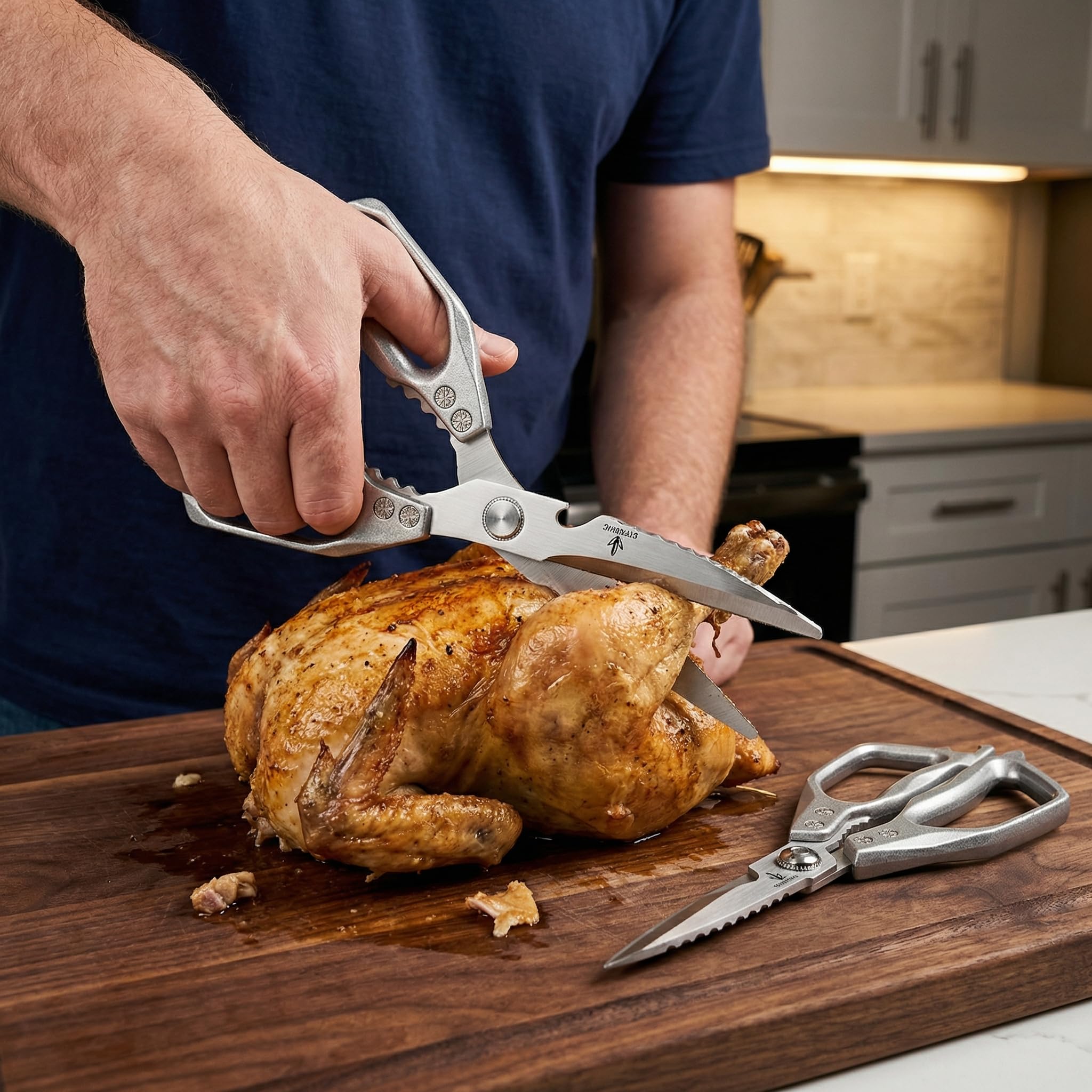 Compact dual-purpose scissors for everyday cooking tasks