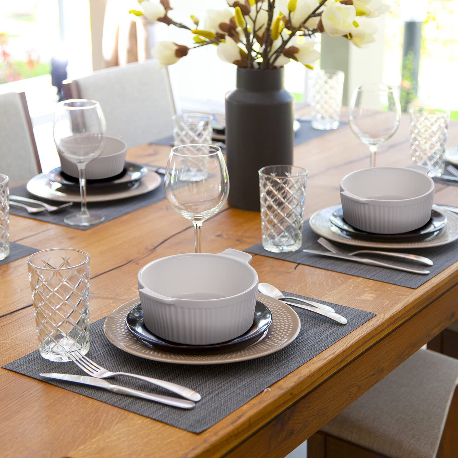 Glazed interior and exterior for easy cleaning