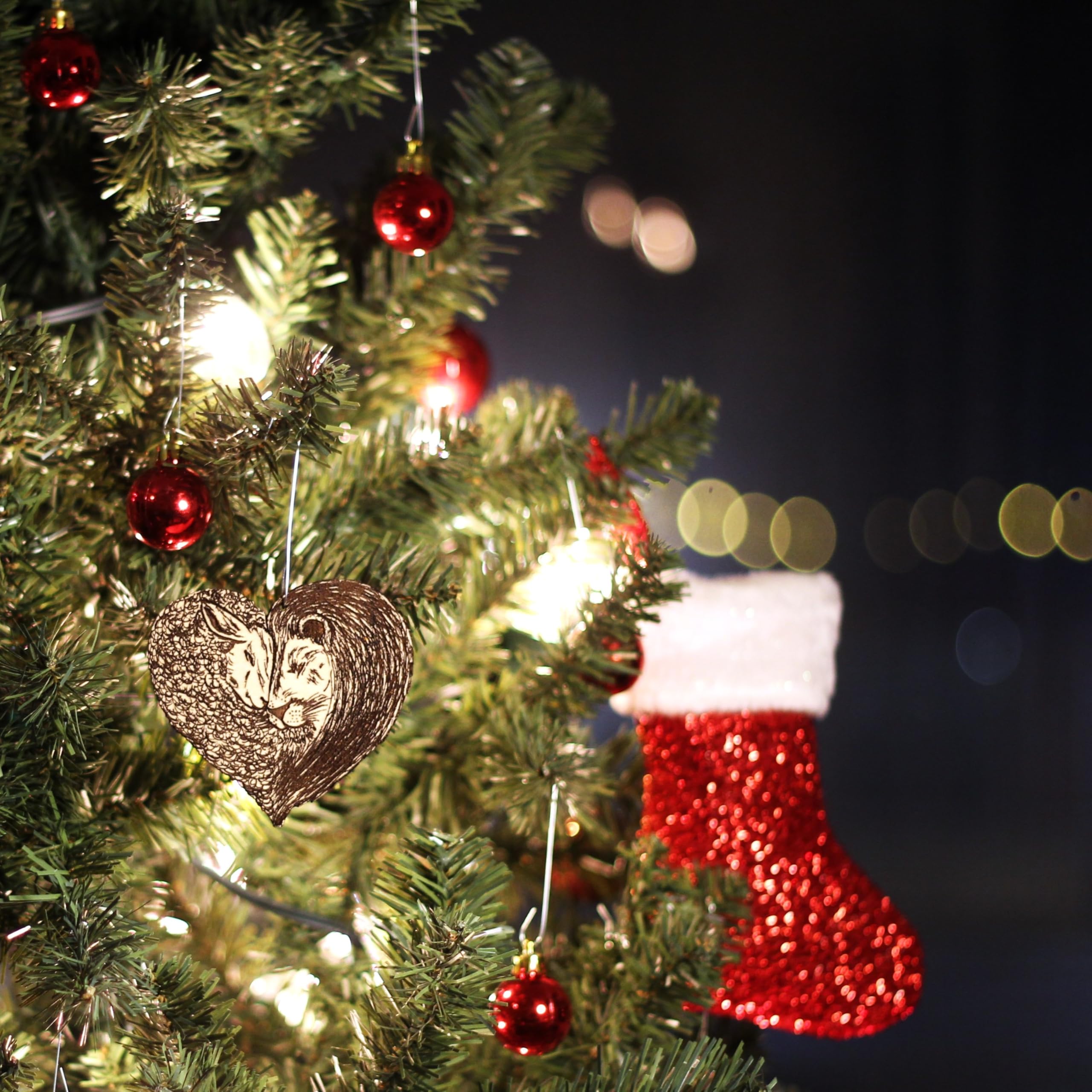 Customizable ornament ready for magnets or fragrance oil