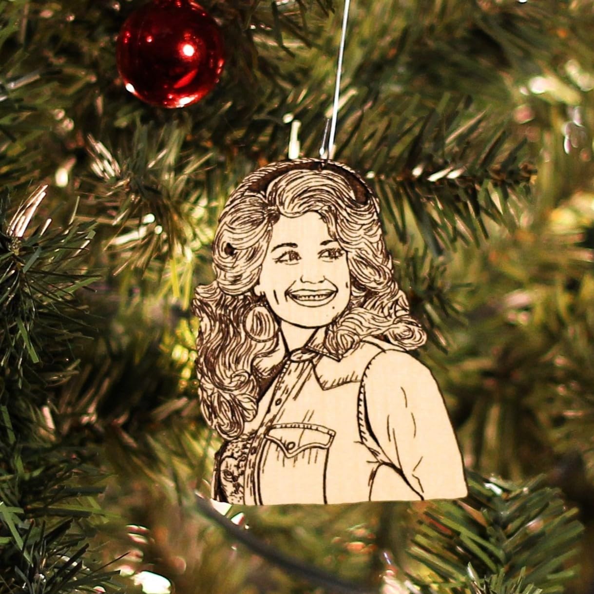 Dolly Wood customizable ornament magnet not included back