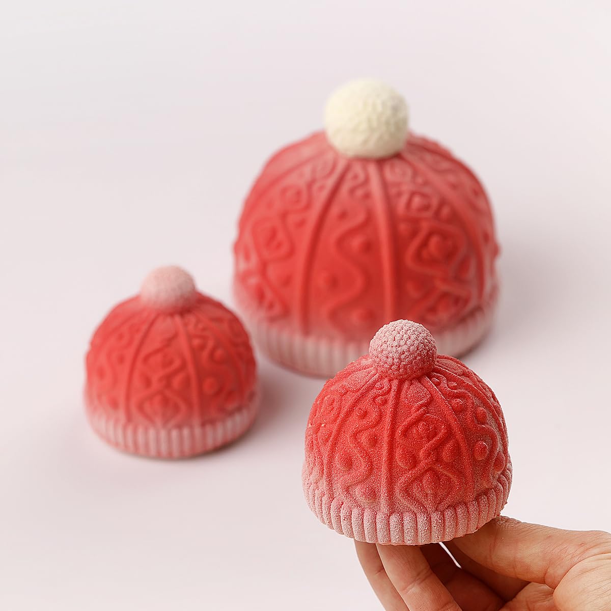 Single serving bento cake mold with embossed surface and ribbed base