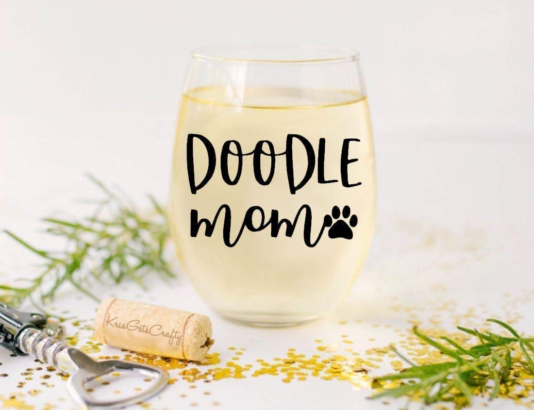 Handcrafted vinyl design on a Doodle Mom stemless wine glass