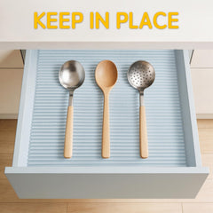 Non-adhesive cut-to-fit liner for refrigerators and pantries