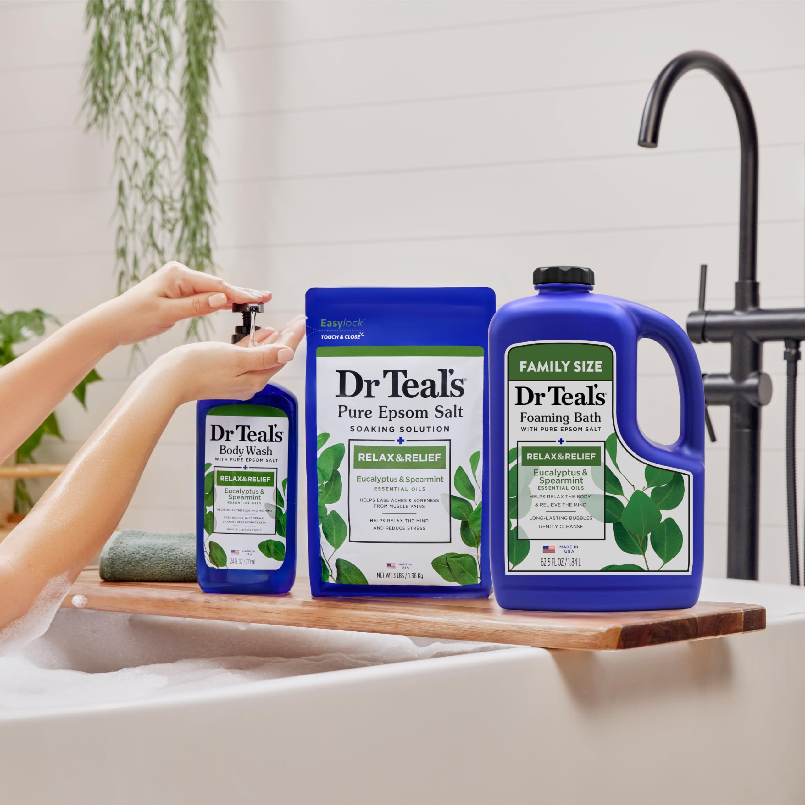 Essential oil blend in foaming bath