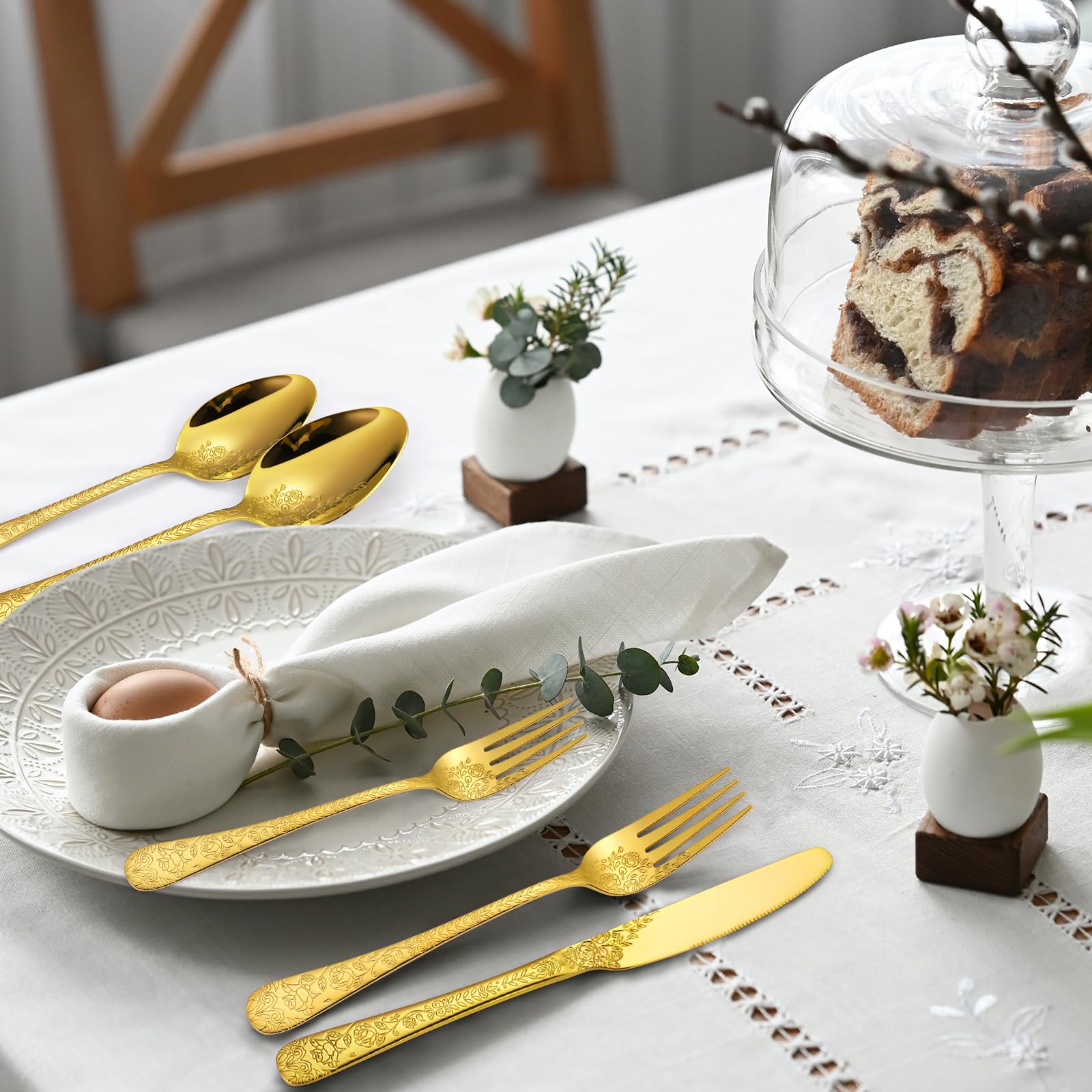 Durable gold flatware set image
