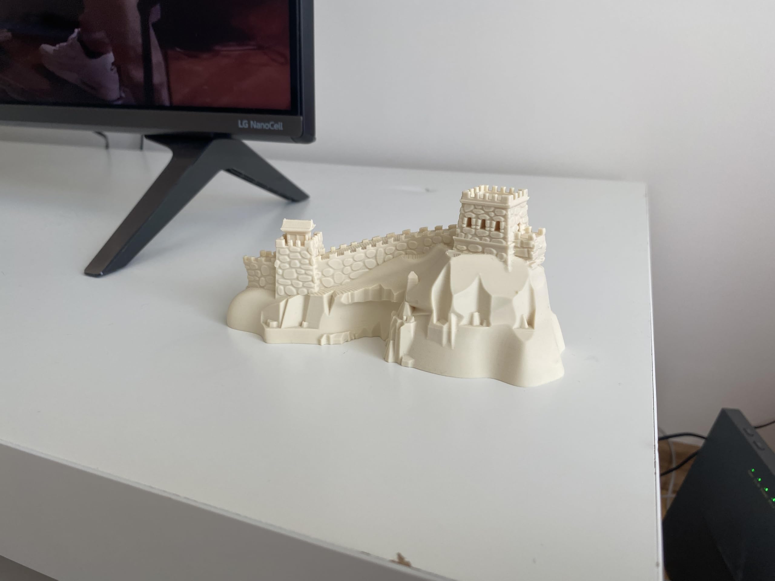 Desk decor for architecture lovers and world wonders enthusiasts