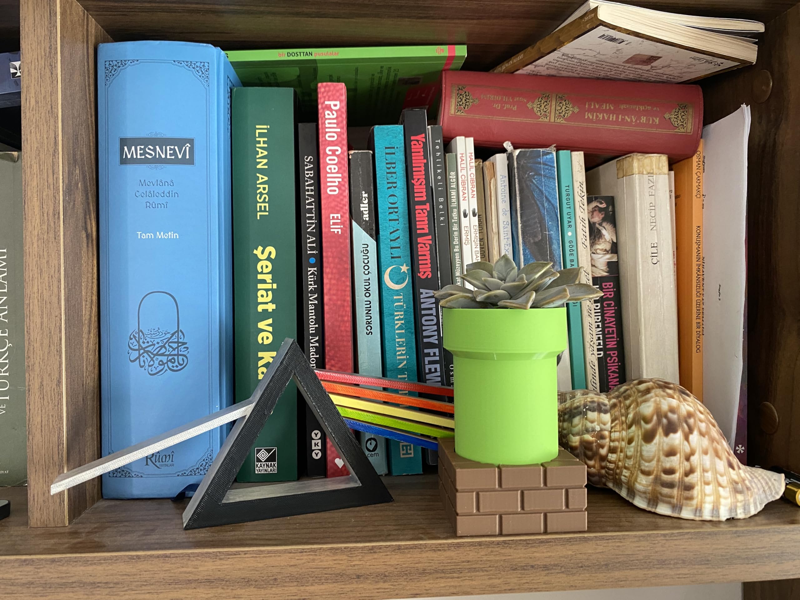 Close-up of eco-friendly PLA material used in planter