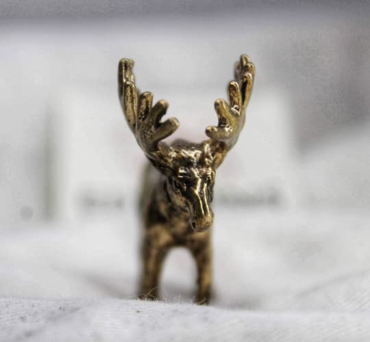 Small weight 19.5 g moose sculpture