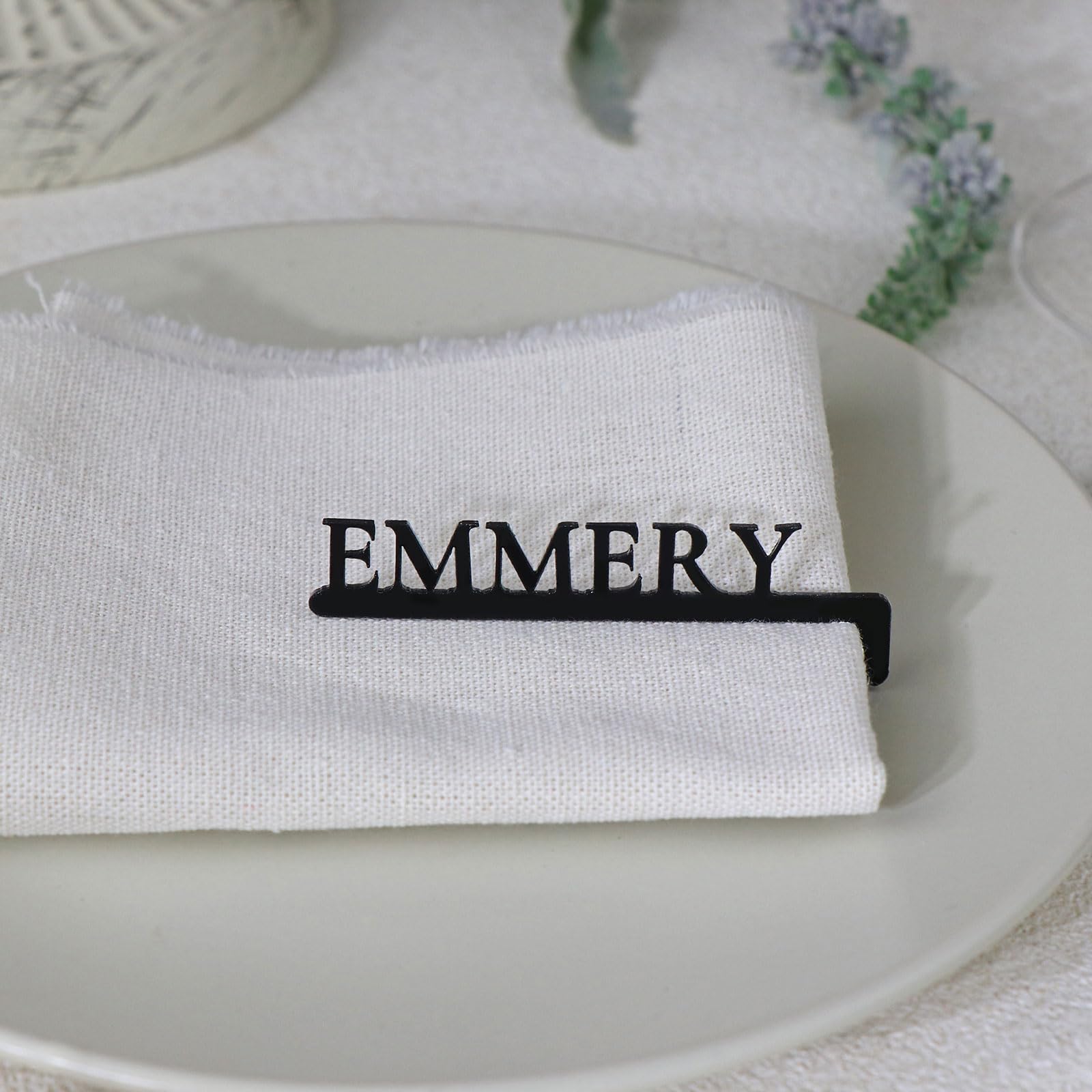 Eight font options for place card customization