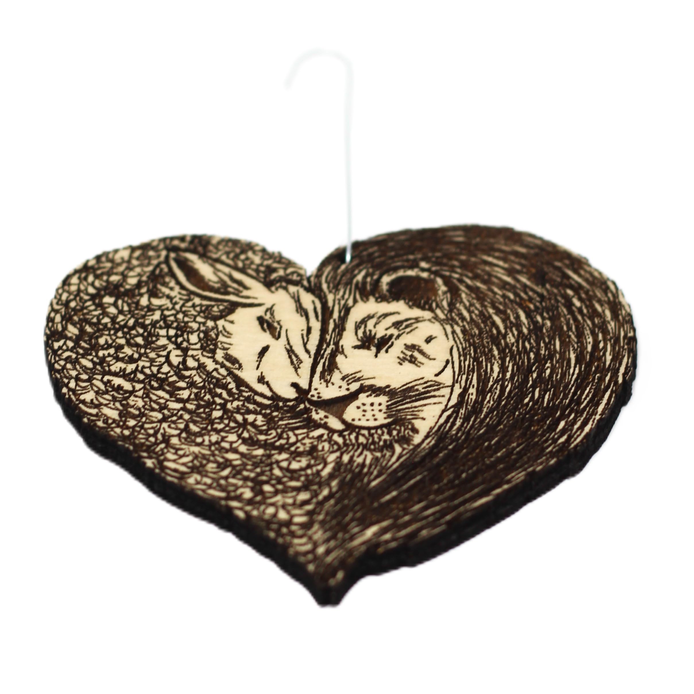 Eye-catching design for Christmas tree or cubicle decor