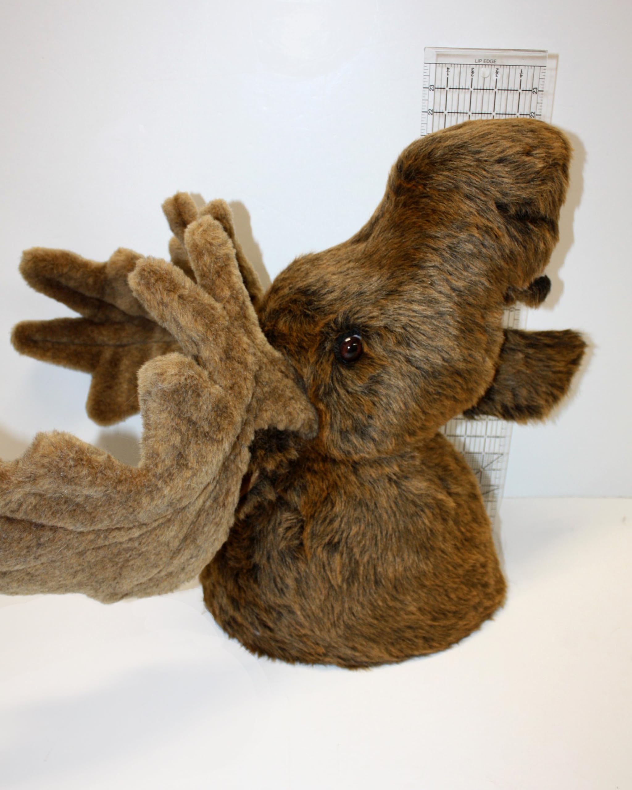 Self-leveling back hanger on Jack plush moose wall mount