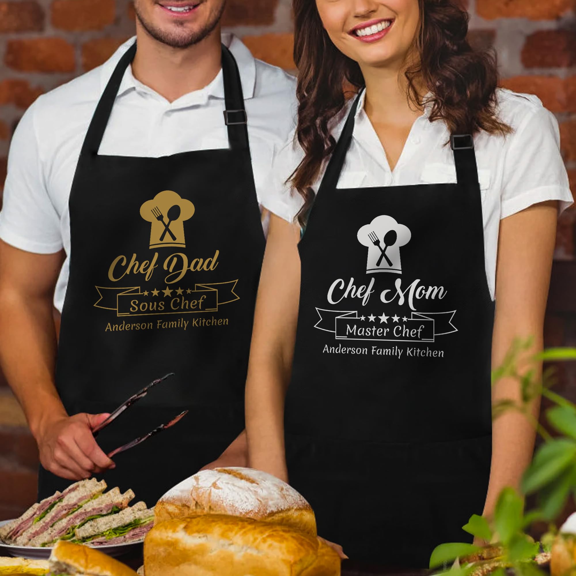 Apron with two spacious front pockets for utensils