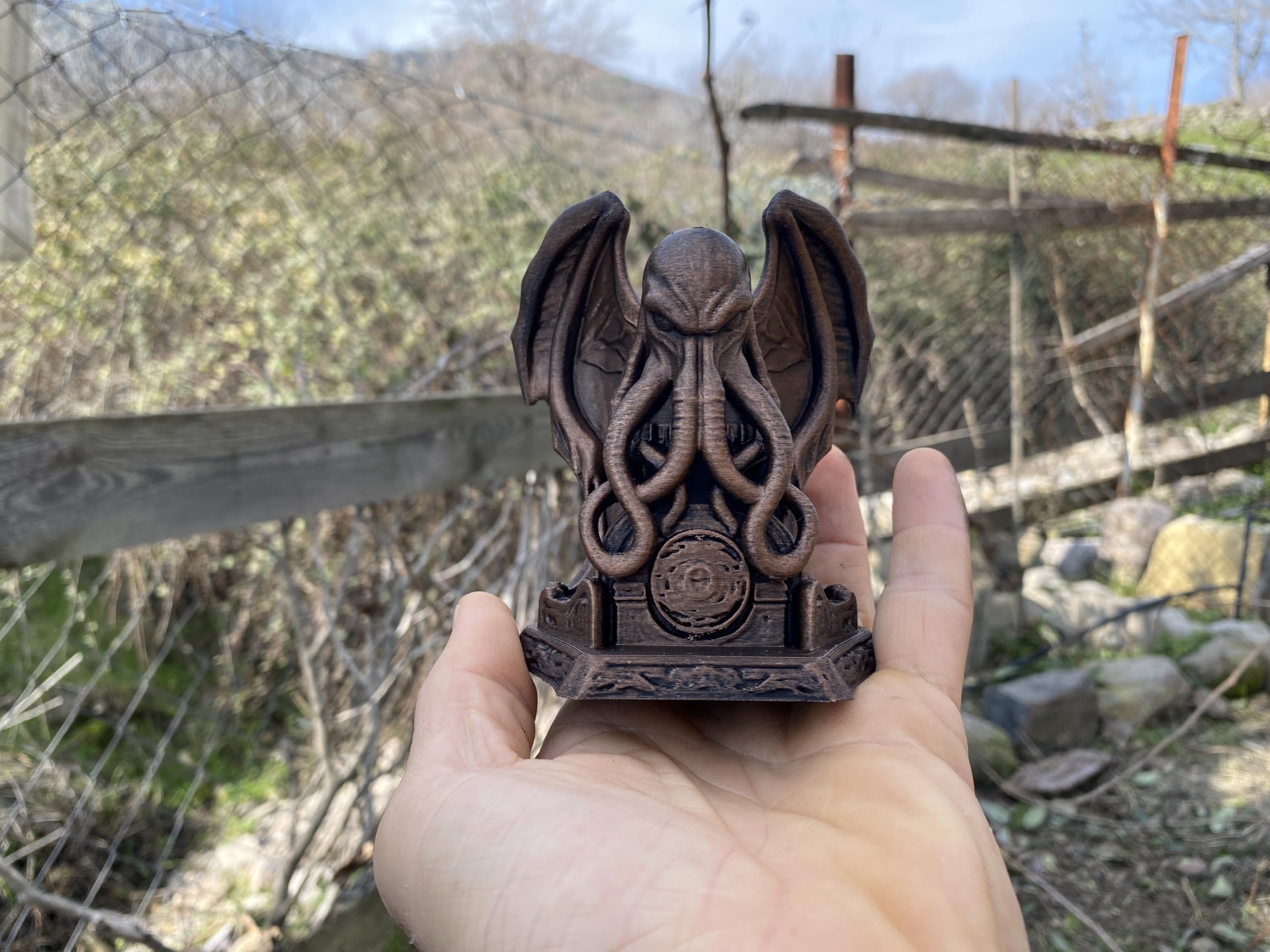 Fantasy collectors gift statue Lovecraftian theme
