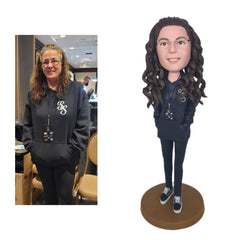 Personalized gift bobblehead with customizable clothing options