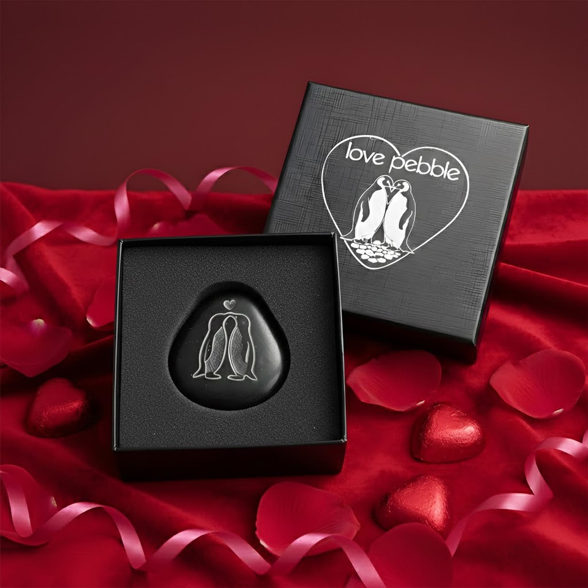 Compact penguin love pebble desk decor image