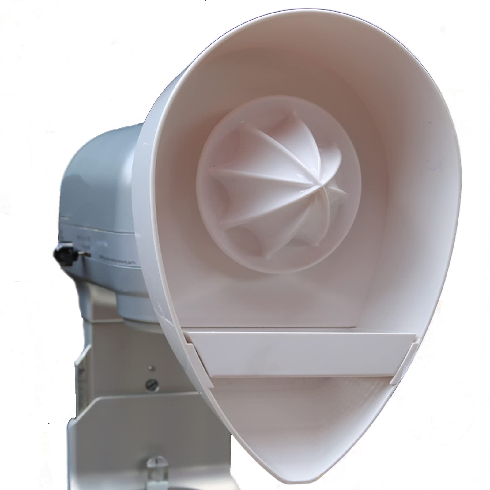 Removable strainer basket included with juice attachment