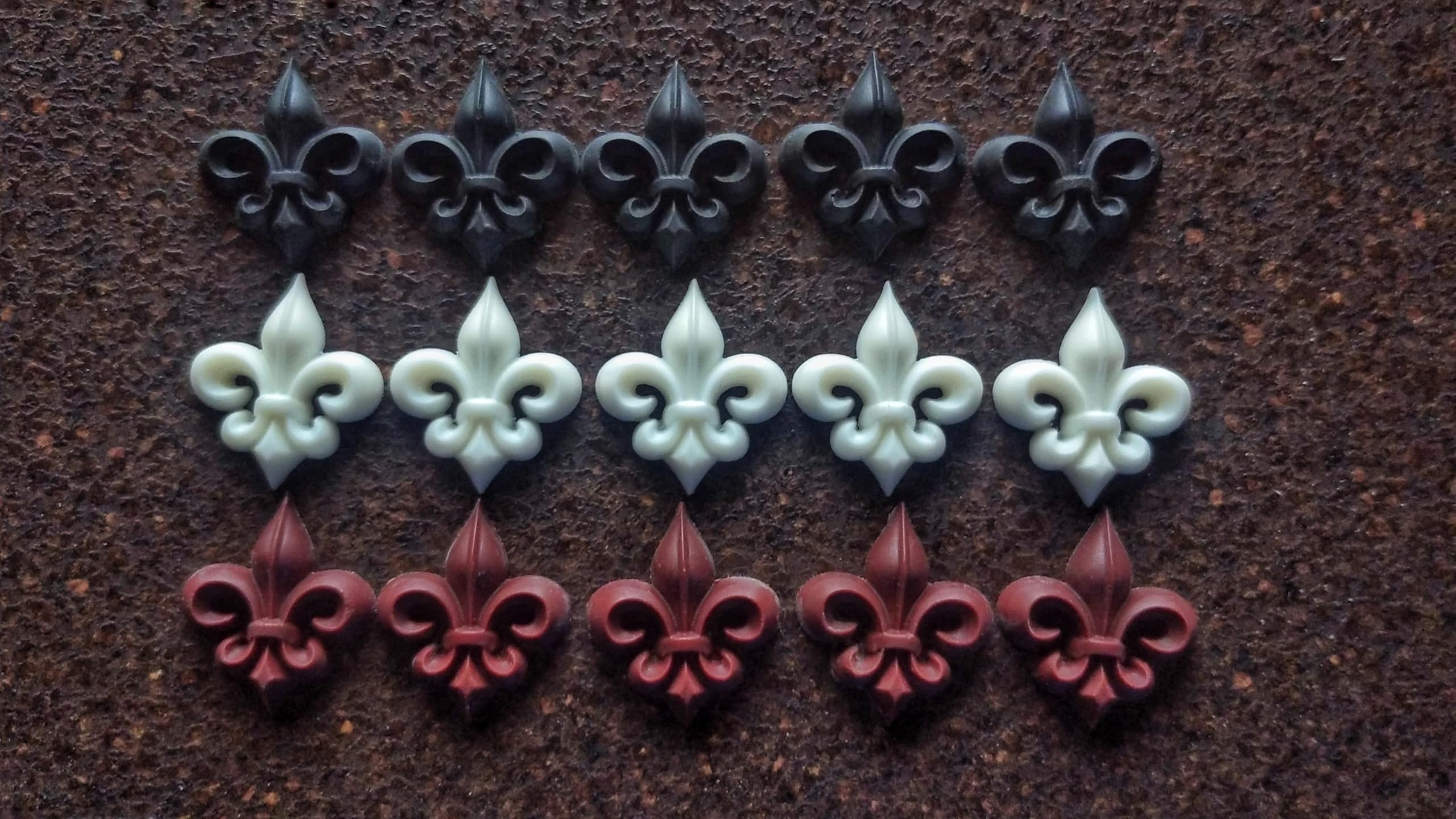 Two Fleur de Lis overlays for crafts