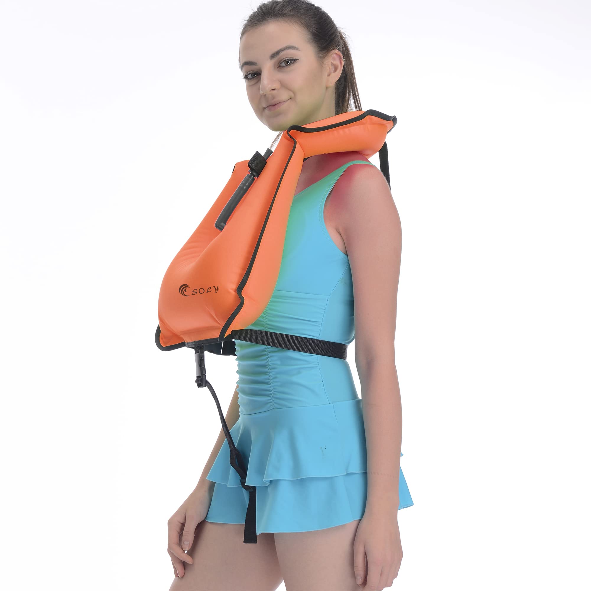 Folded snorkel vest with zippered bag and mesh carry bag