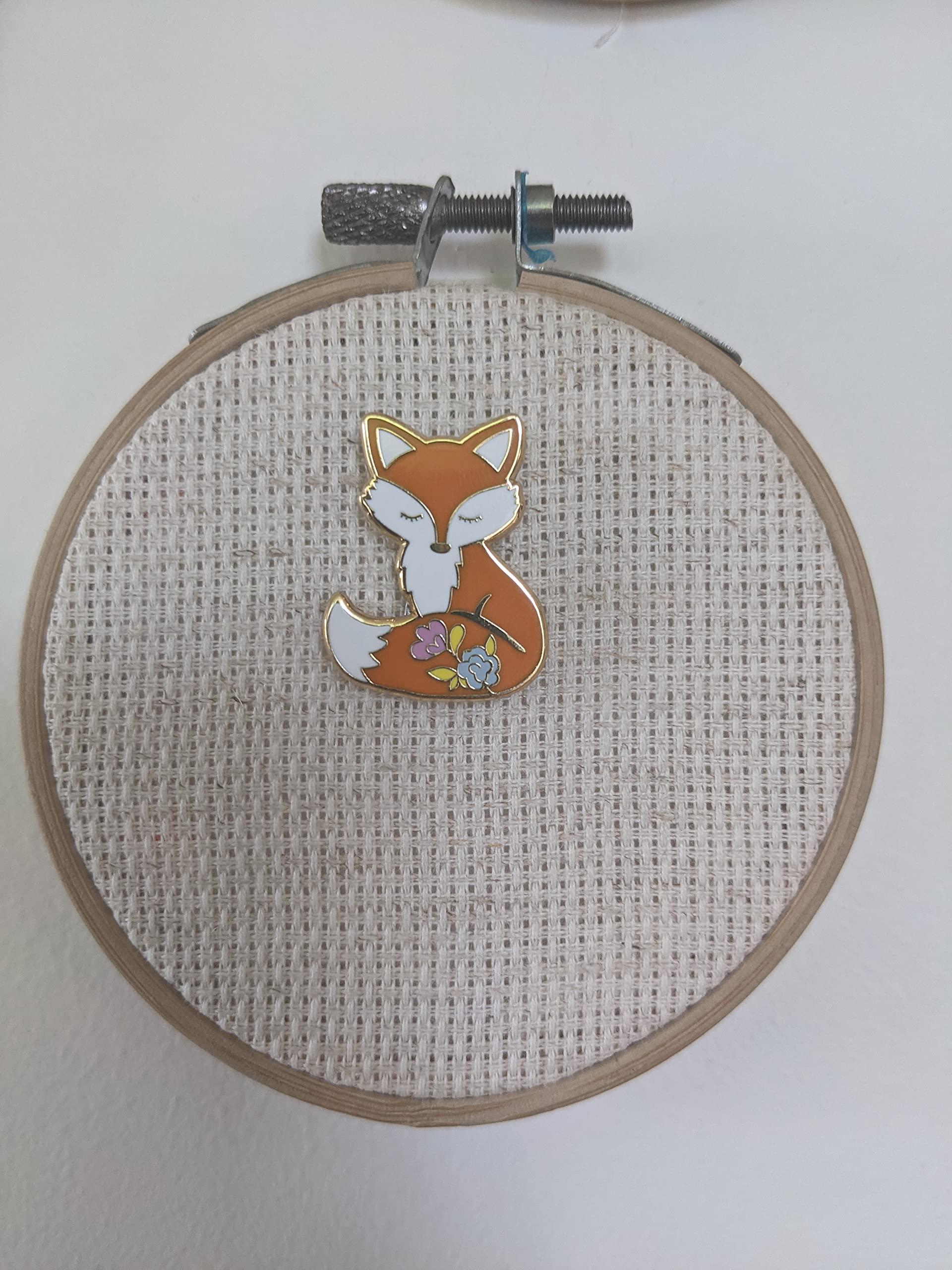 Needle Minder with two magnets front view