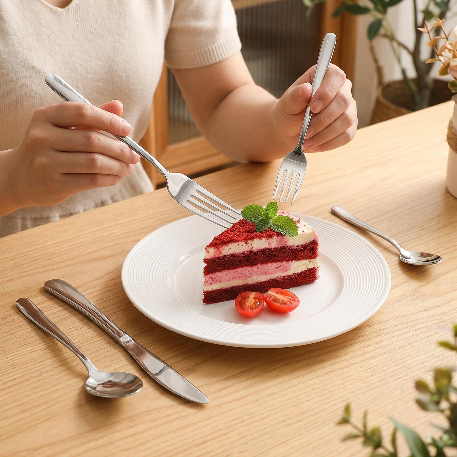four person dining flatware set for home use
