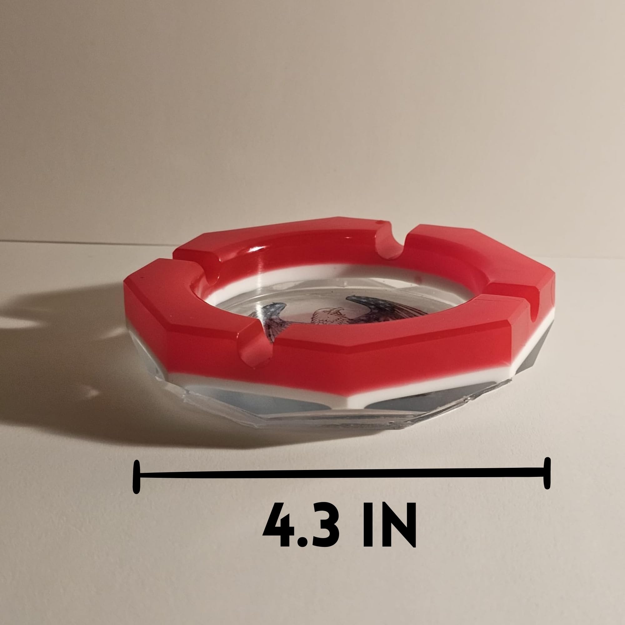 Fourth of July patriotic ashtray with glow feature