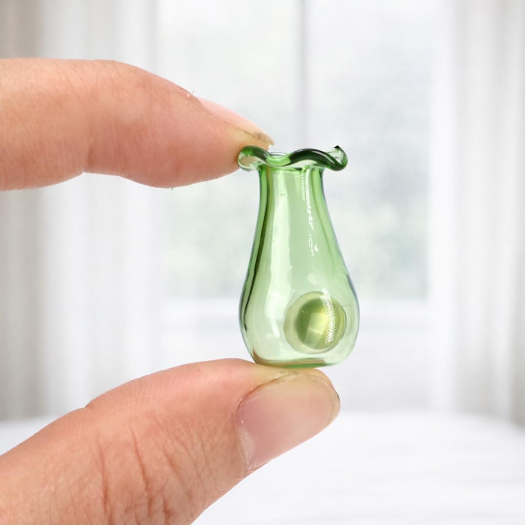 borosilicate glass mini vase close up