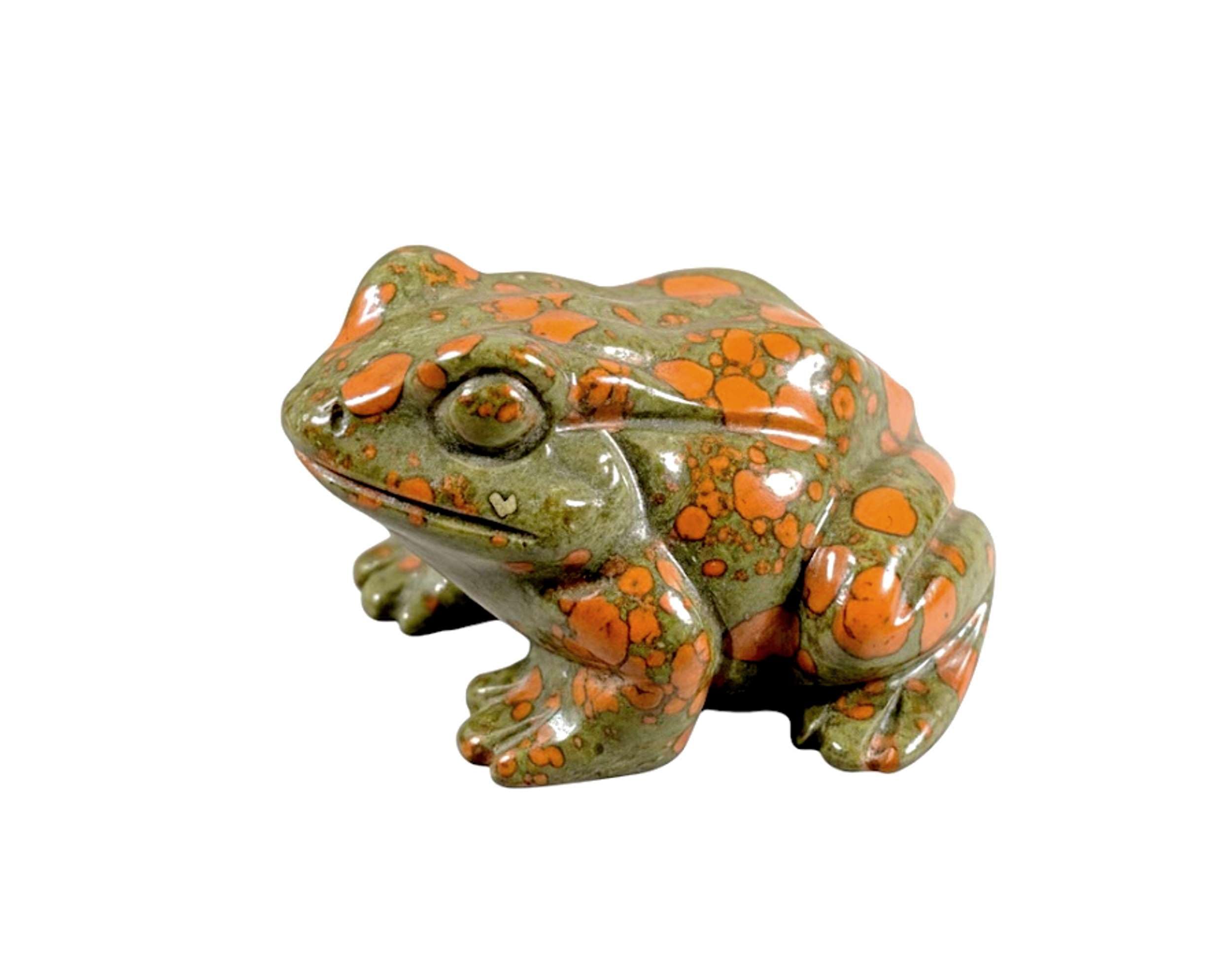 Natural variations in each unakite figurine