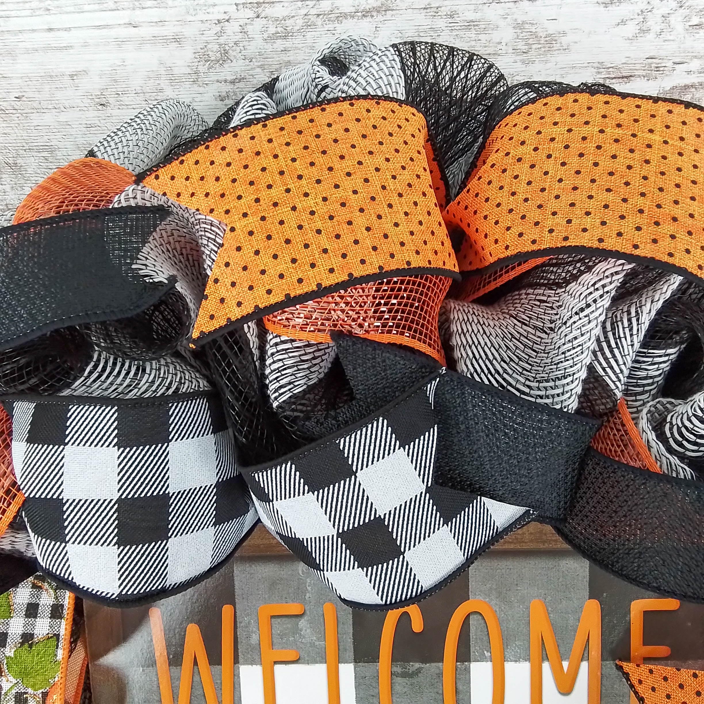 5 inch deep wreath with coordinating ribbons