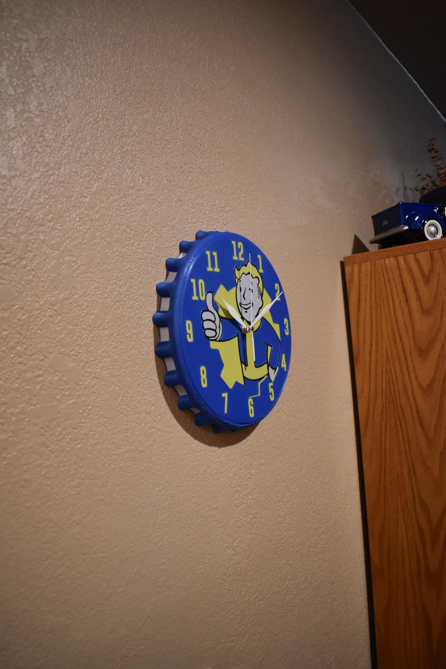 Battery powered wall clock requires one AA battery not included