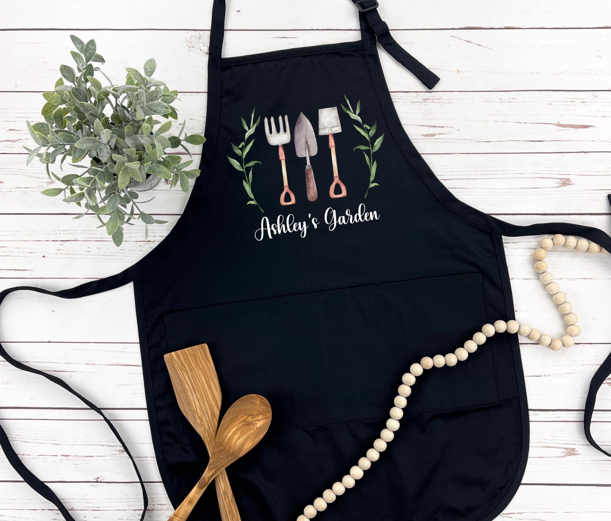 Garden apron with two pockets and adjustable fit