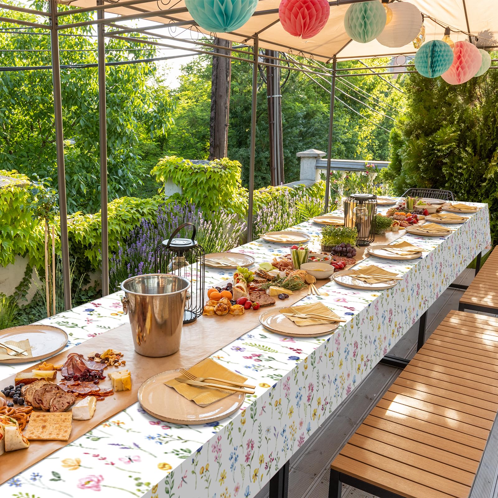 Packaged tablecloth roll for birthday party décor