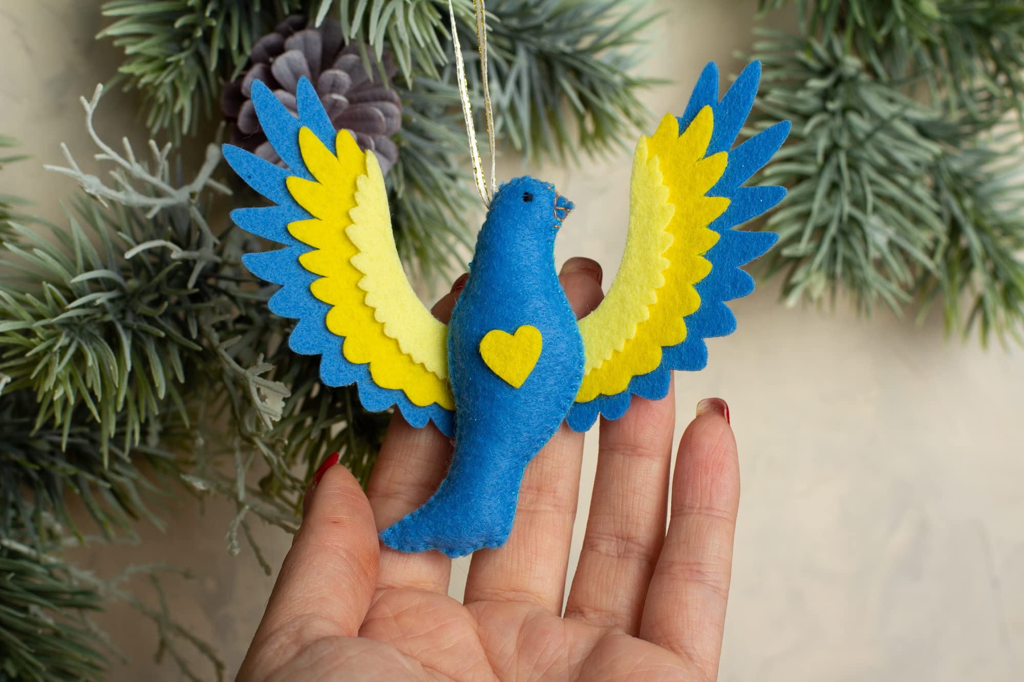 Gift embellishment ornament Ukraine set of 2 doves