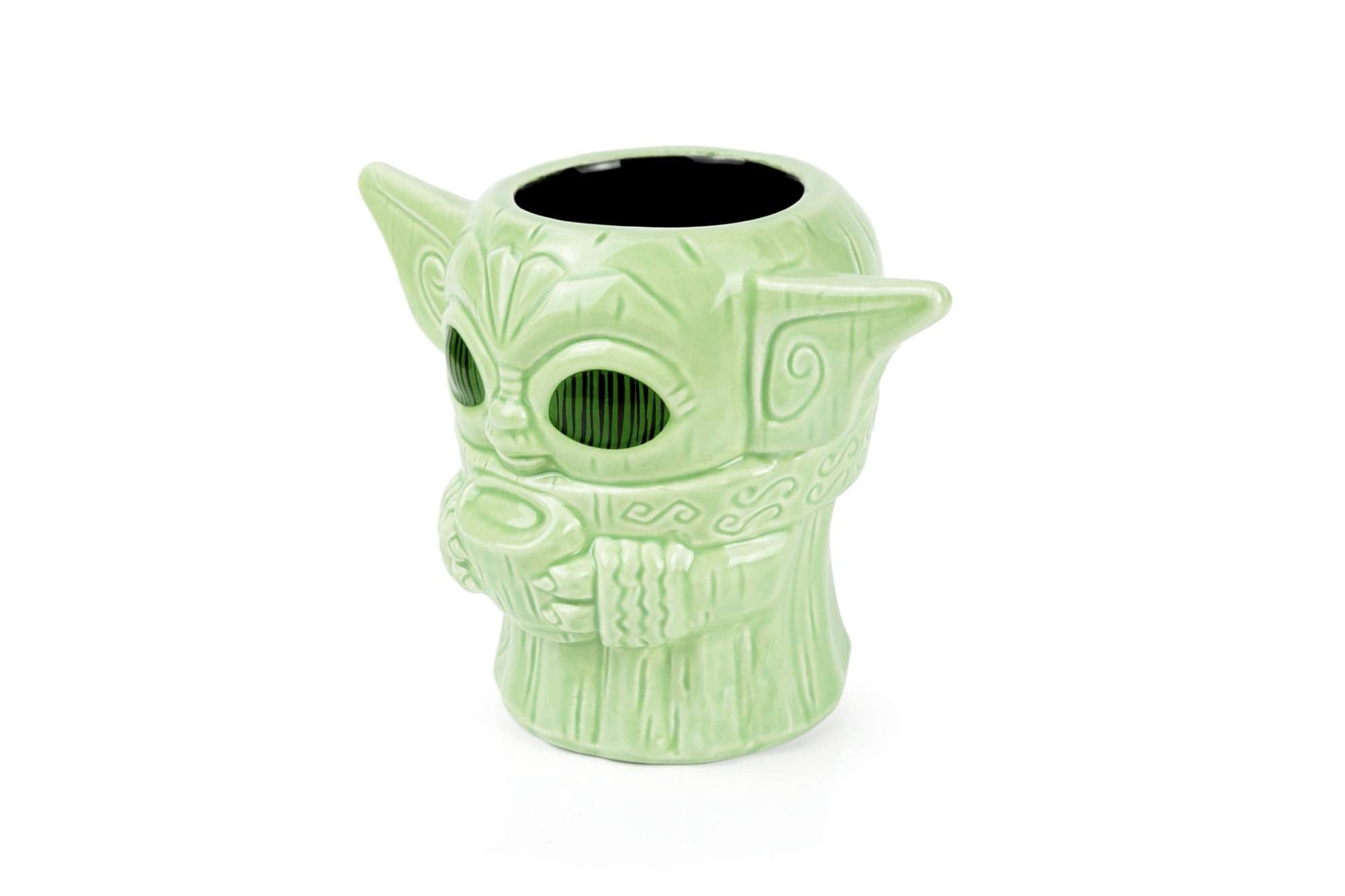 Geeki Tikis Star Wars Mandalorian mug detailed design