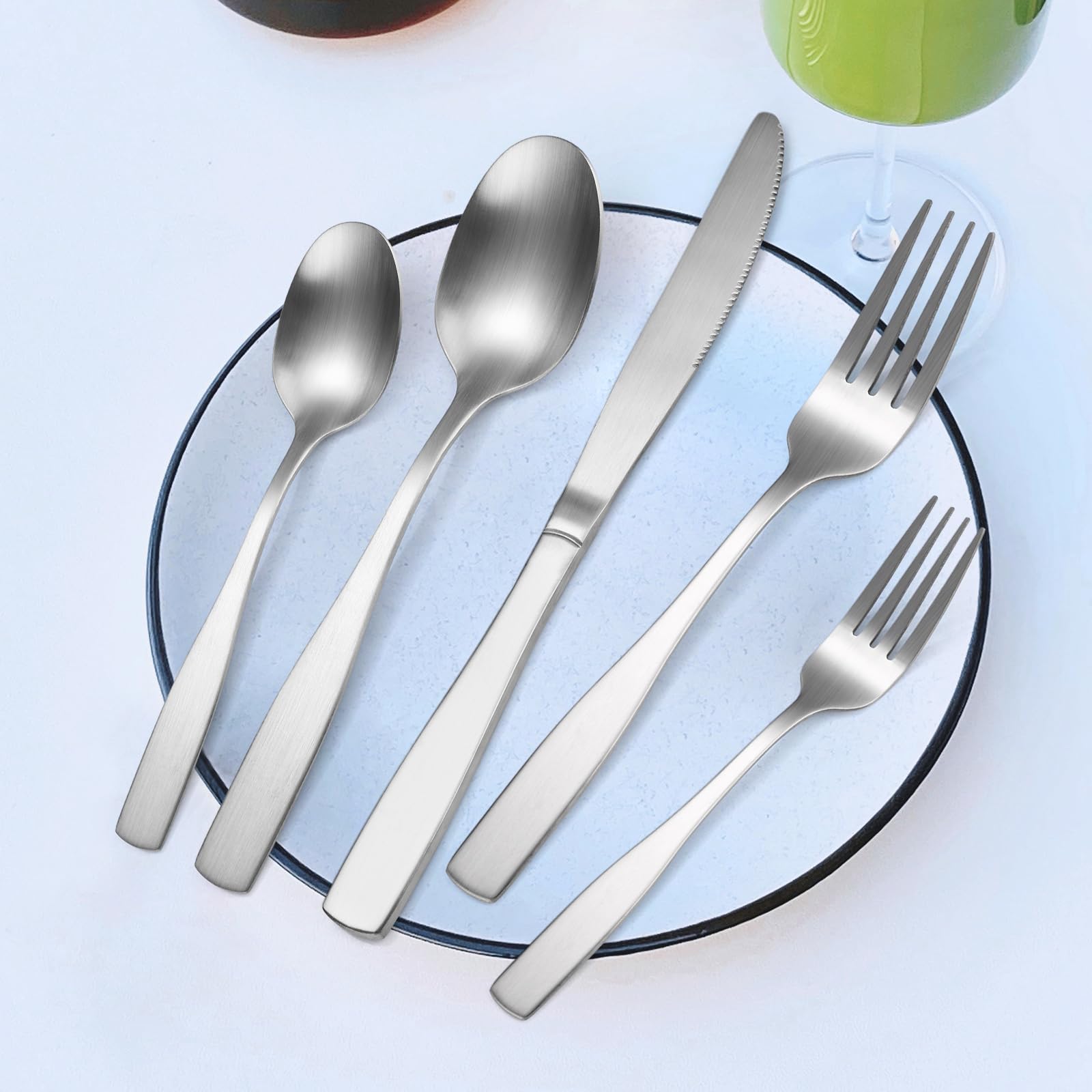 Rust resistant stainless steel flatware for daily use