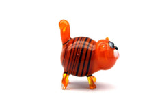 Miniature glass cat sculpture for shelves and desks