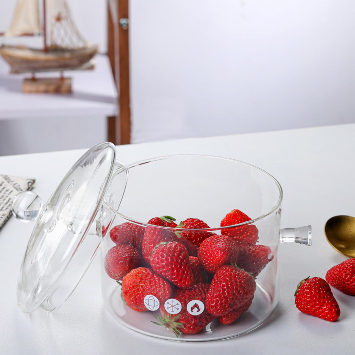 Microwave safe glass pot with lid