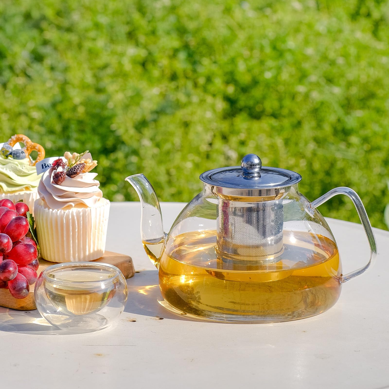 Elegant tea set packaging and presentation