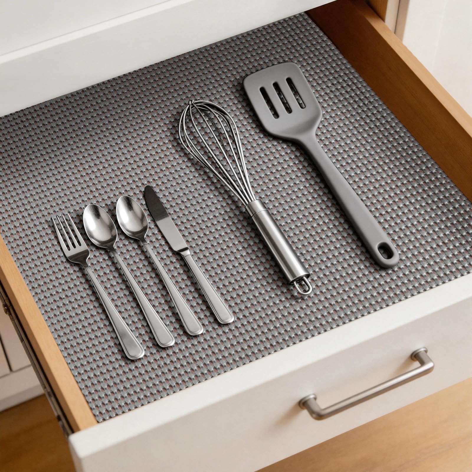 Non-adhesive shelf liner with non-slip grip for drawers