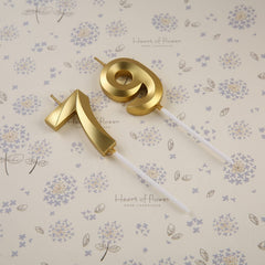 Glitter gold birthday candles suitable for parties