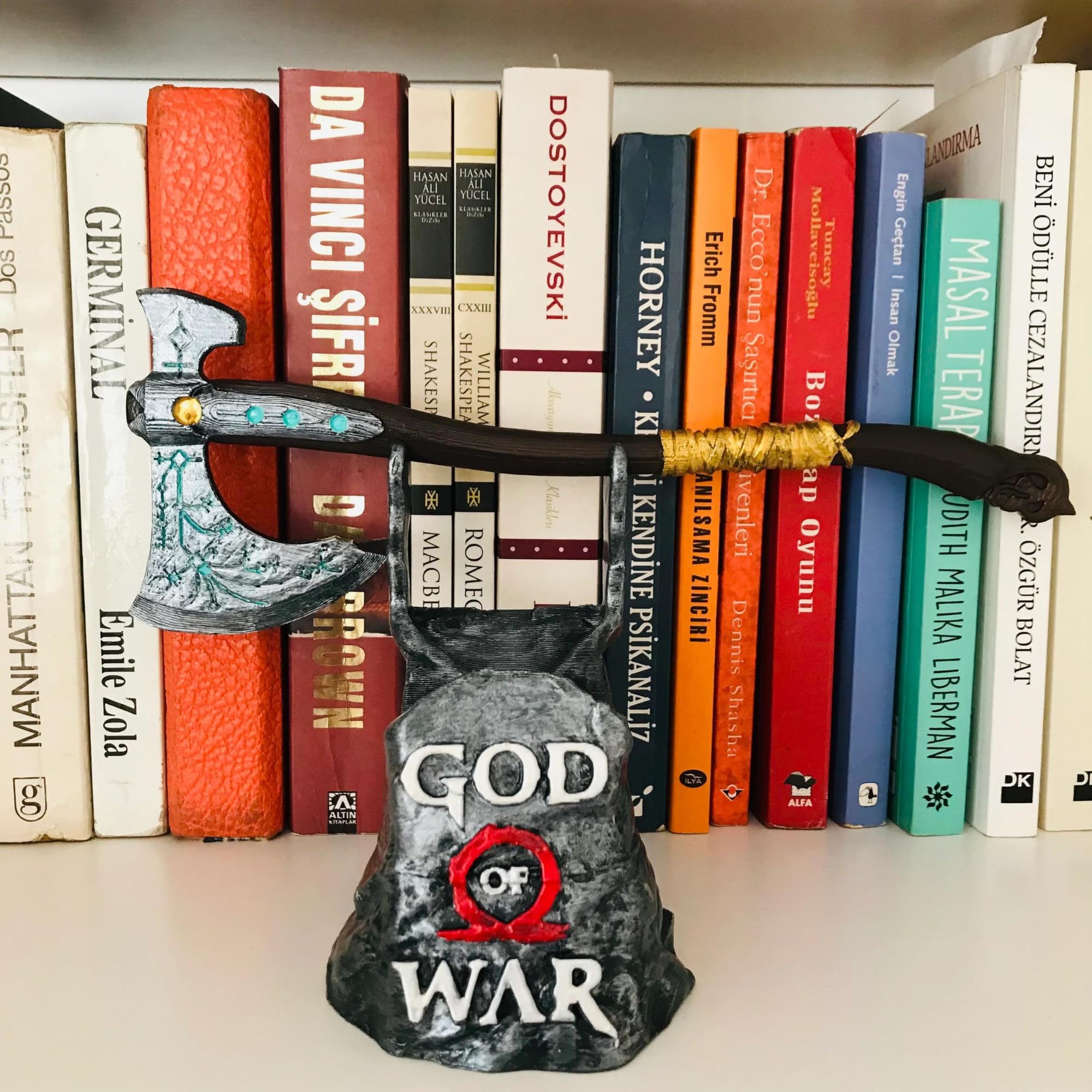 God Of War Axe Controller Stand piece 5 two-piece display