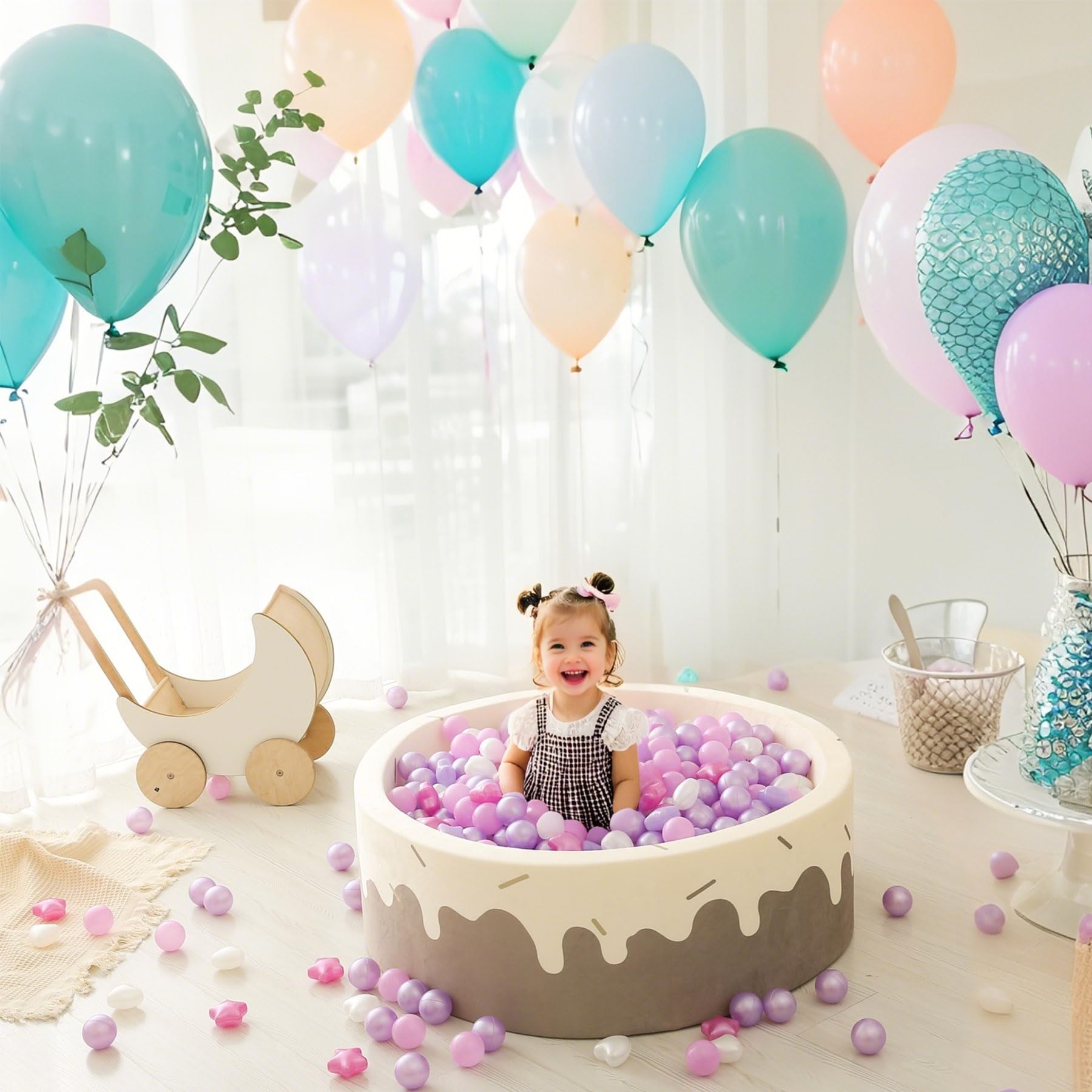 Toddlers up to 36 months playing with GOGOSO balls