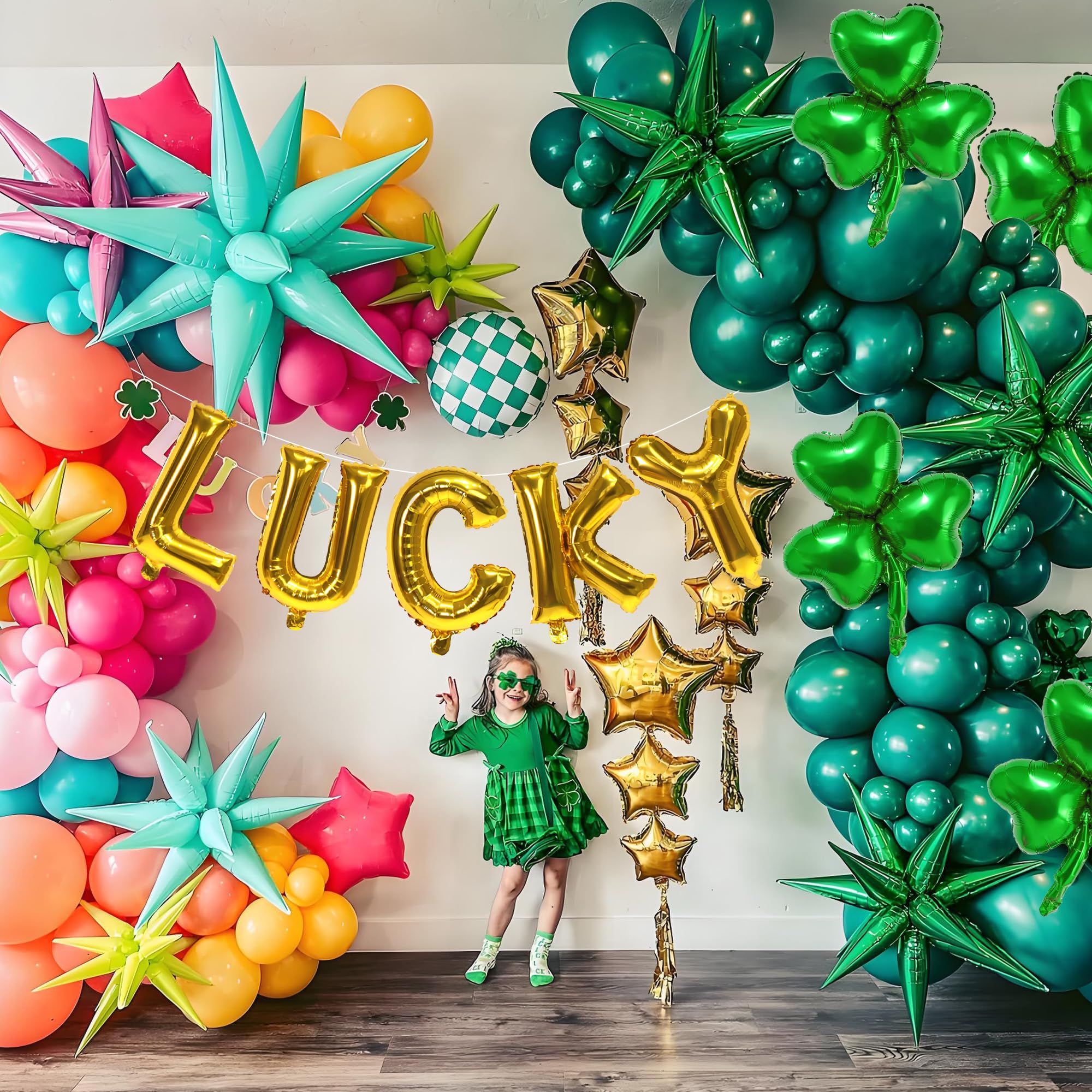 Gold letter balloon 16in detail
