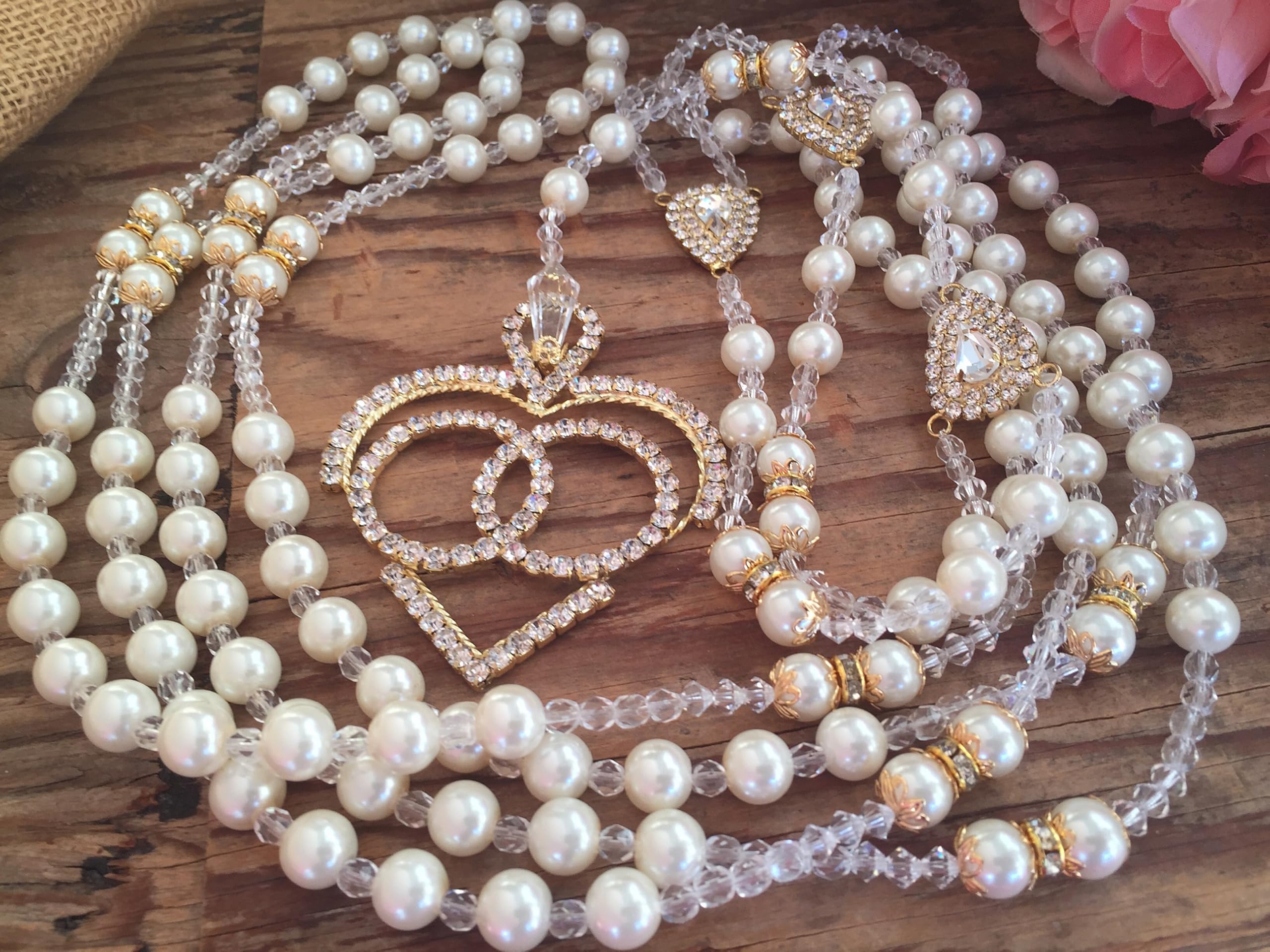 Gold plated rhinestone heart center centerpiece on lasso