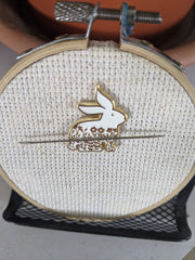 Magnetic embroidery Needle Minder for fabric use