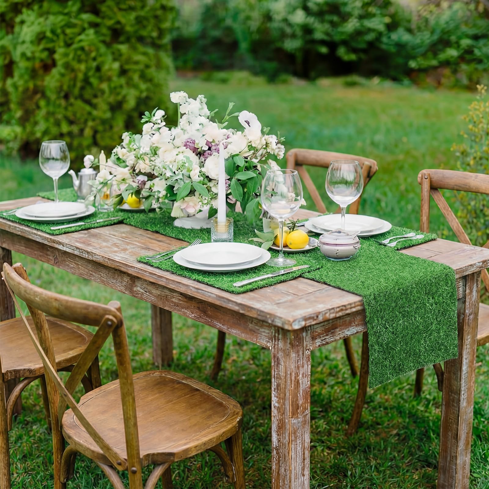 Golf themed dining decoration with green turf mats
