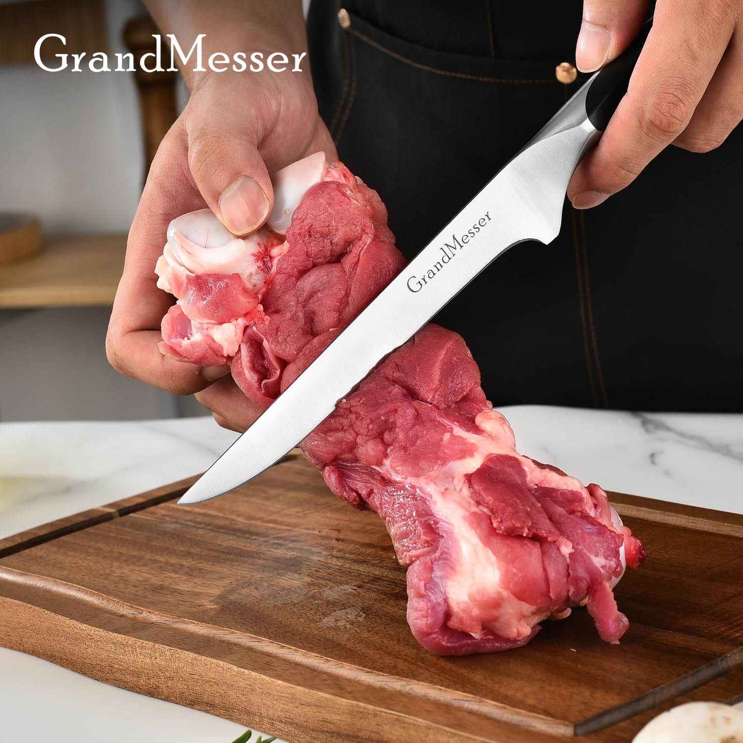Rust and stain resistant blade for kitchen use
