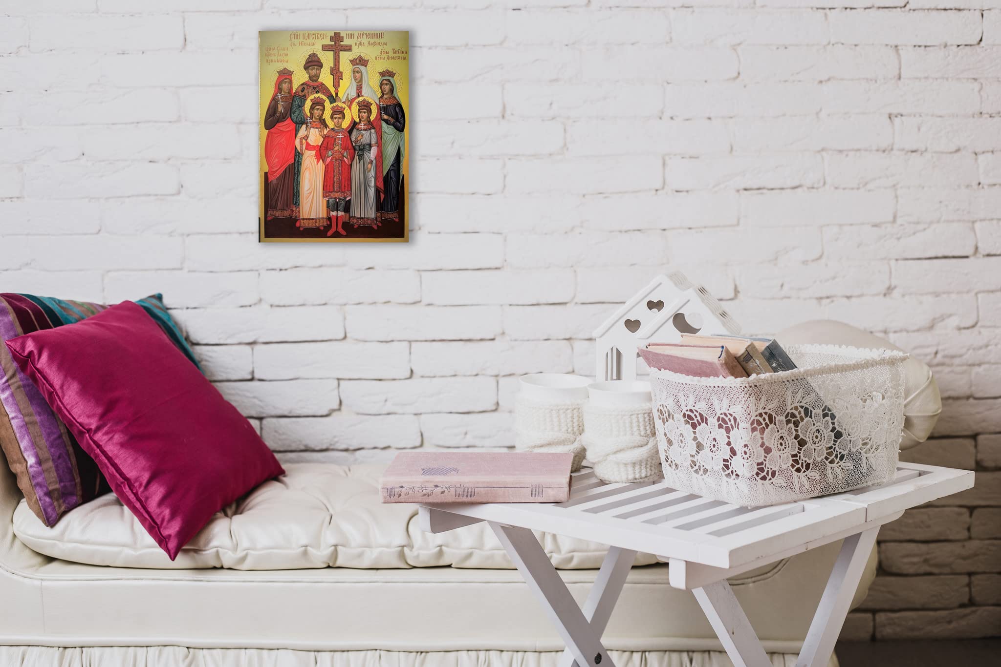 Canonized new martyrs Romanov family in Orthodox iconography