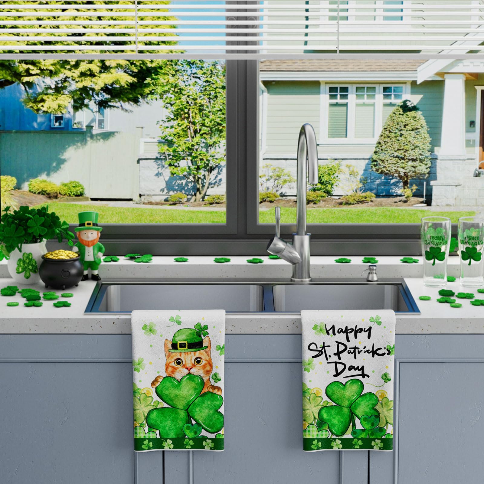 Shamrocks patterned towels for bright kitchen decor